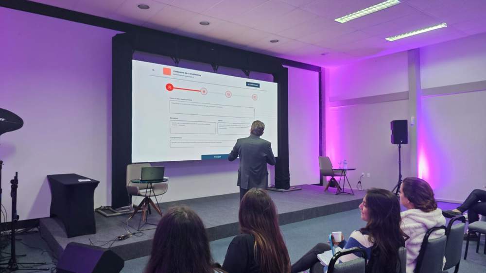 Durante o evento, Mendonça teve a oportunidade de falar sobre o lançamento do seu livro "Os 7 Passos do Voto"