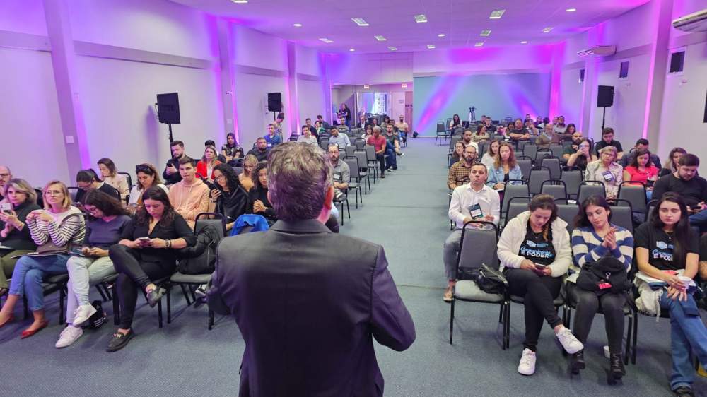 Durante o evento, Mendonça teve a oportunidade de falar sobre o lançamento do seu livro "Os 7 Passos do Voto"