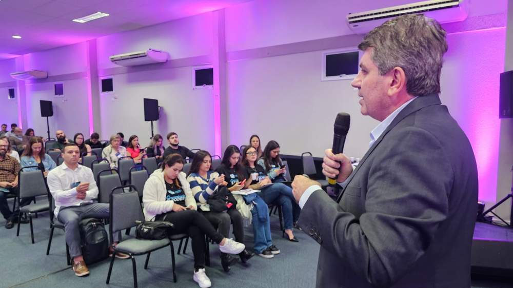 Durante o evento, Mendonça teve a oportunidade de falar sobre o lançamento do seu livro "Os 7 Passos do Voto"