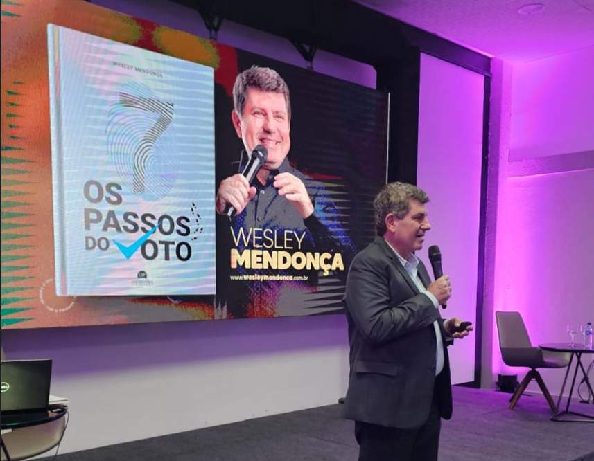 Durante o evento, Mendonça teve a oportunidade de falar sobre o lançamento do seu livro "Os 7 Passos do Voto"